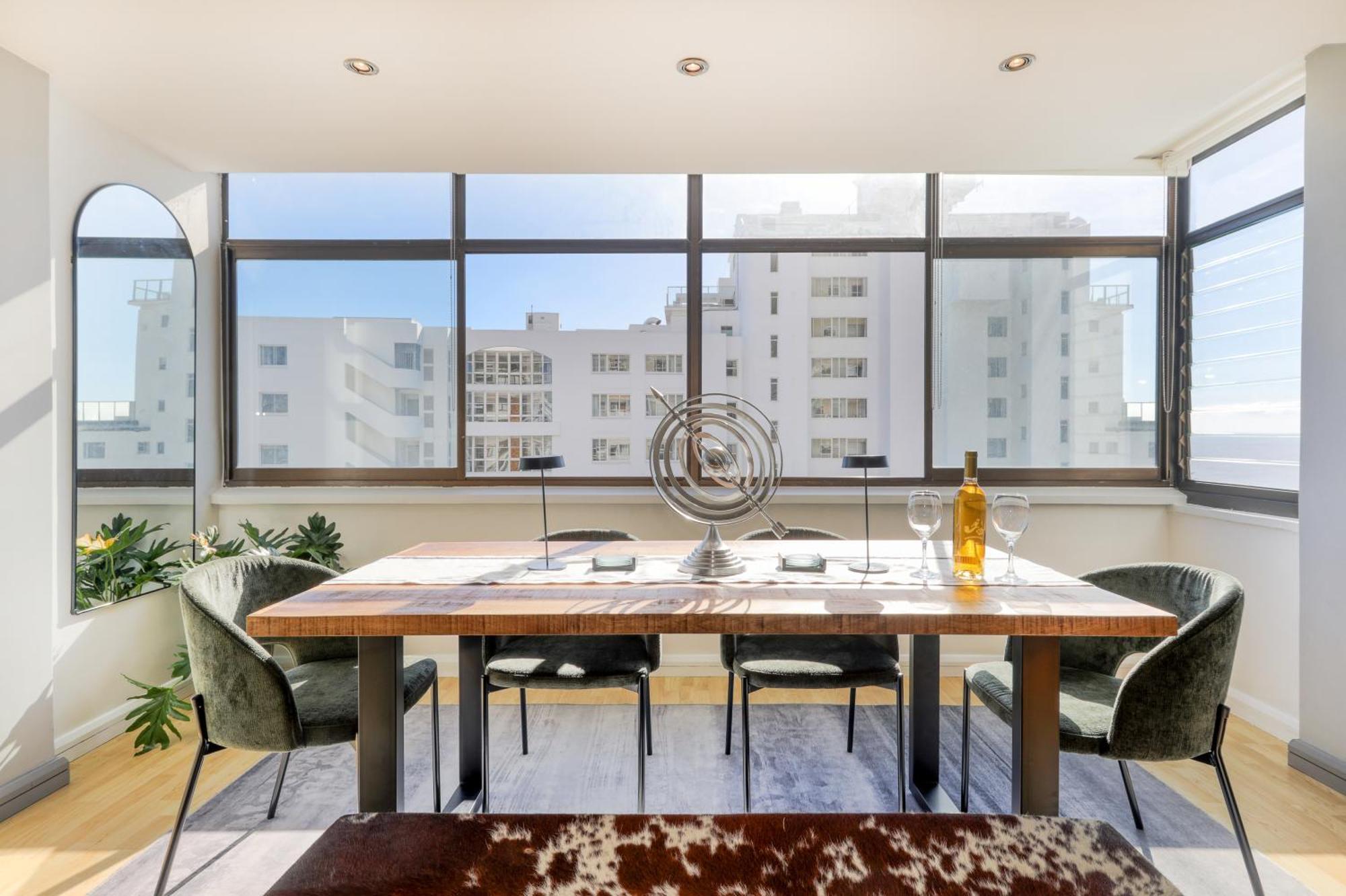 Backup-Powered Bantry Bay View 2 Bed Apartment Кейптаун Екстериор снимка