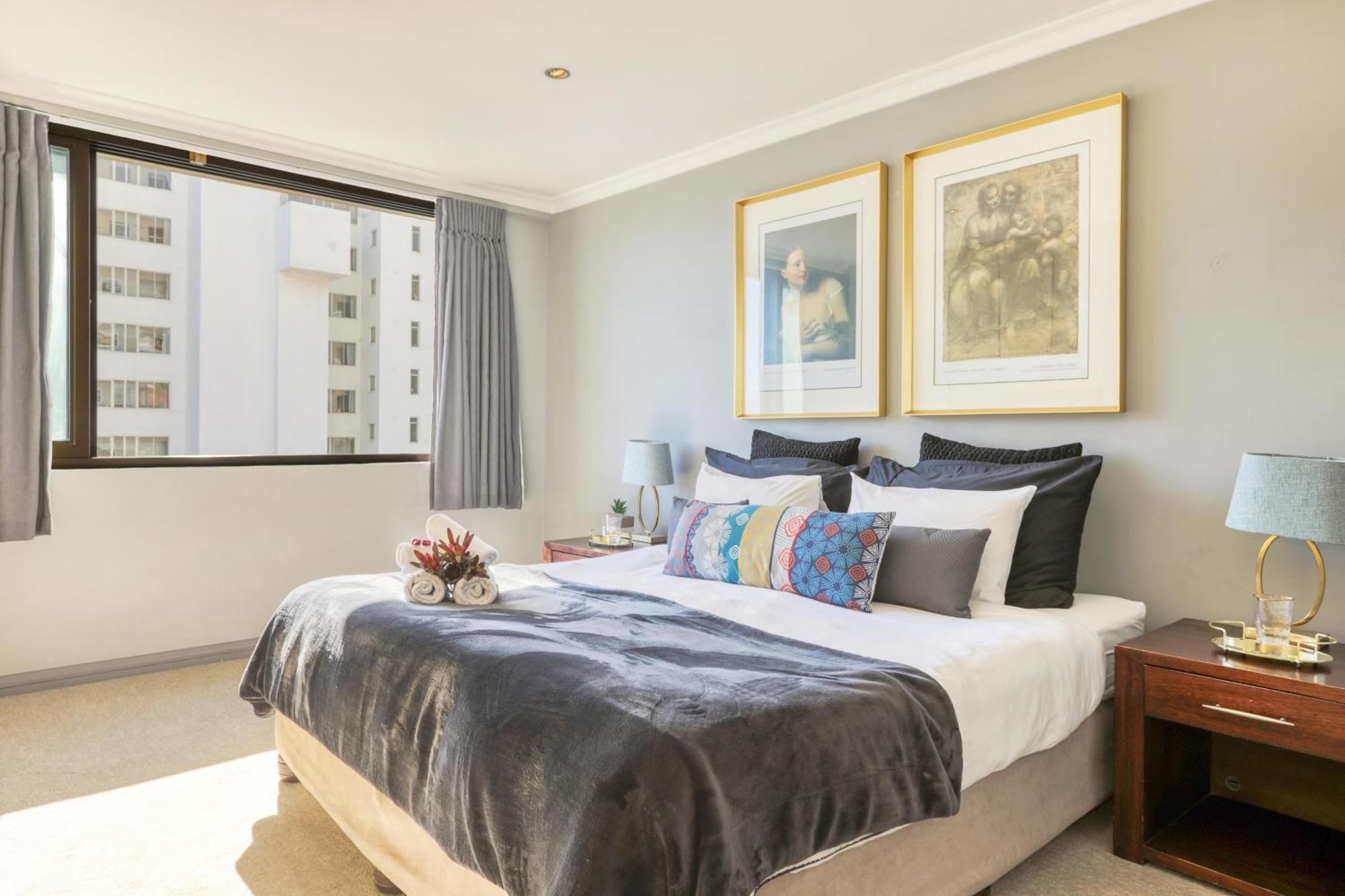 Backup-Powered Bantry Bay View 2 Bed Apartment Кейптаун Екстериор снимка