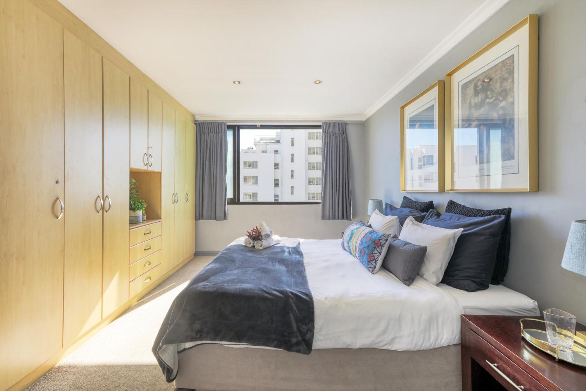 Backup-Powered Bantry Bay View 2 Bed Apartment Кейптаун Екстериор снимка