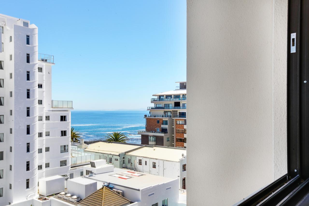 Backup-Powered Bantry Bay View 2 Bed Apartment Кейптаун Екстериор снимка