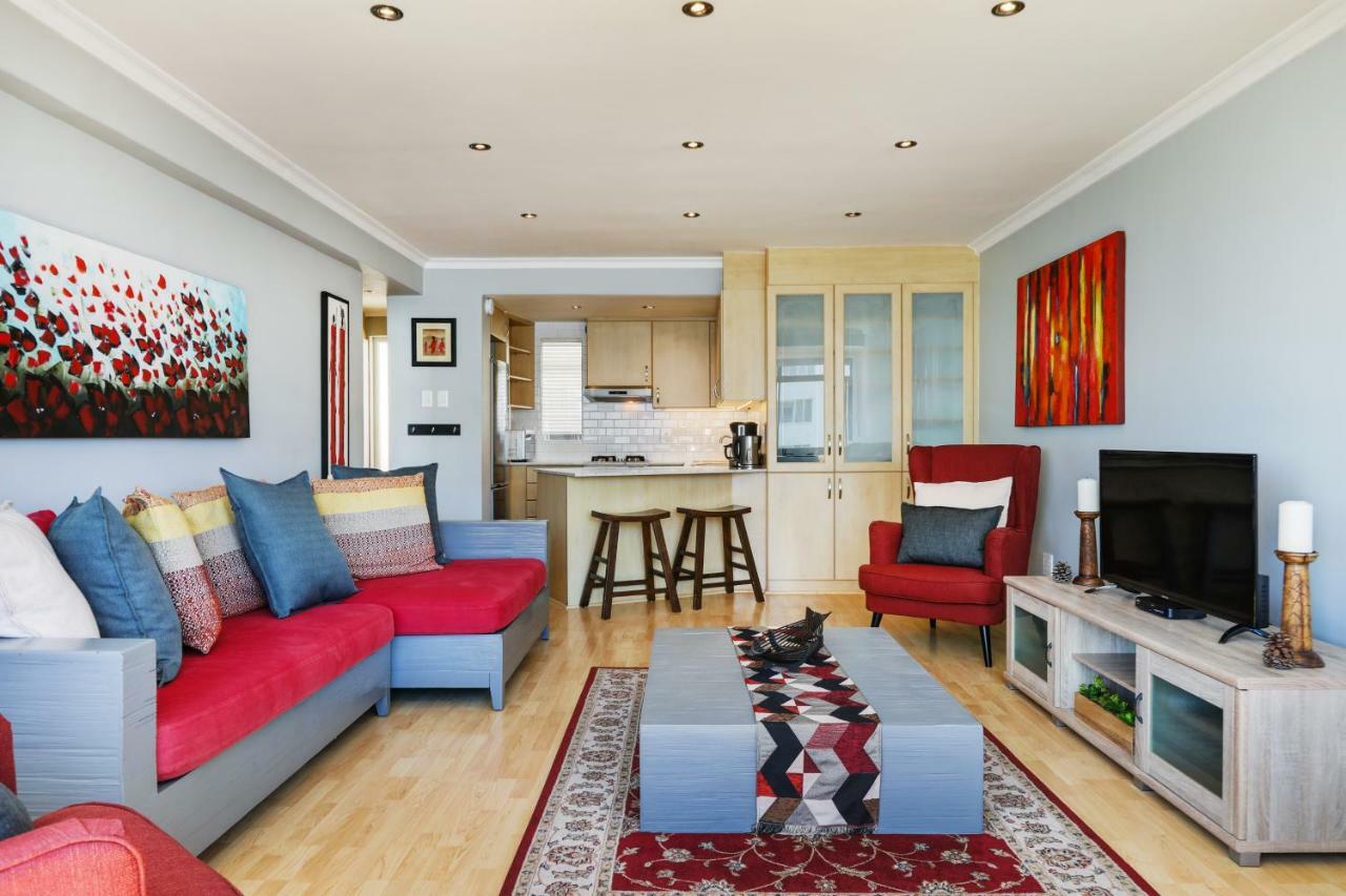 Backup-Powered Bantry Bay View 2 Bed Apartment Кейптаун Екстериор снимка