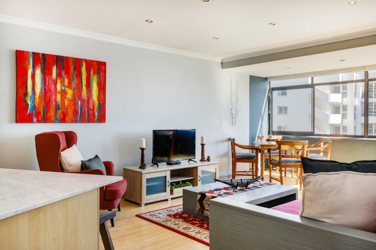 Backup-Powered Bantry Bay View 2 Bed Apartment Кейптаун Екстериор снимка