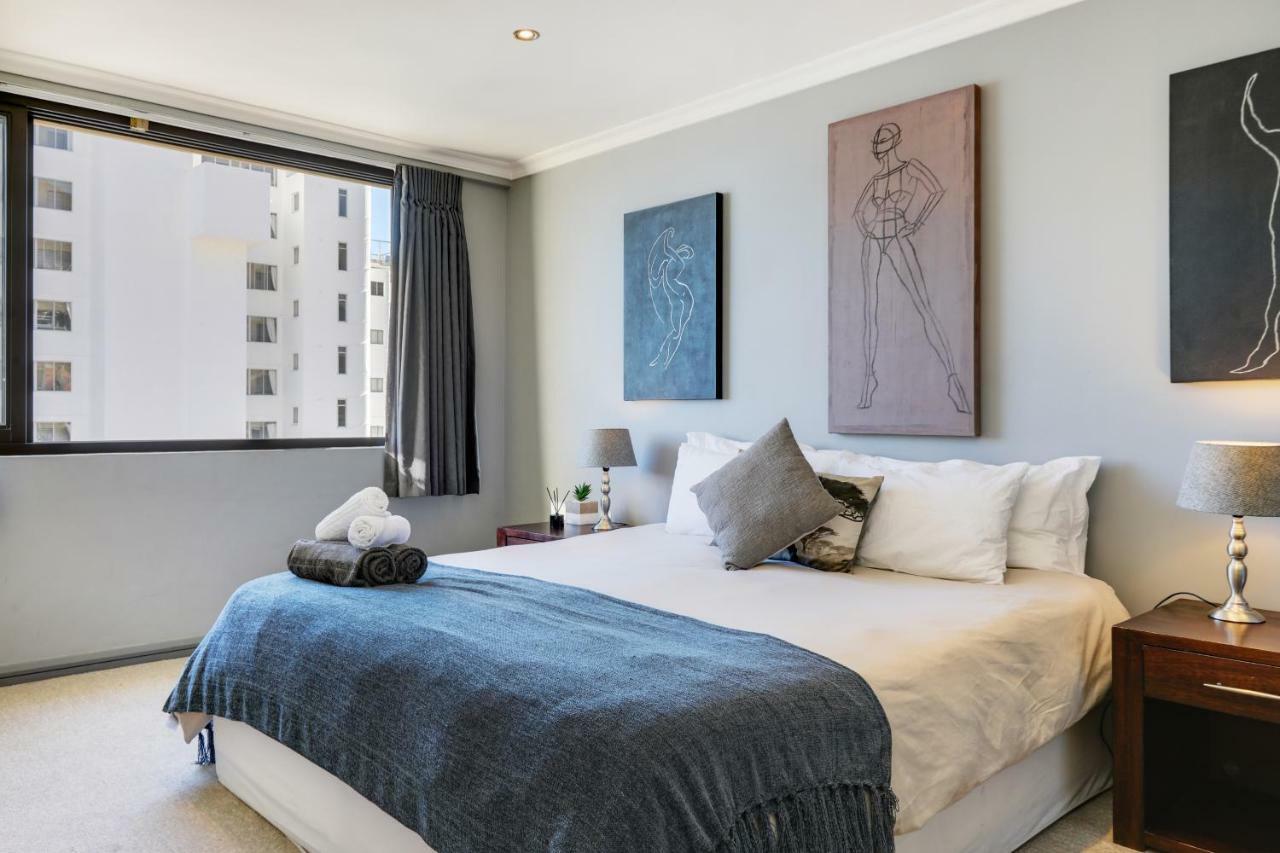 Backup-Powered Bantry Bay View 2 Bed Apartment Кейптаун Екстериор снимка